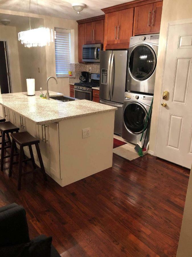 Brooklyn 3 Bedroom 1 Bathroom 8 Minutes To Subway 30 Minutes To Manhattan New York Bagian luar foto