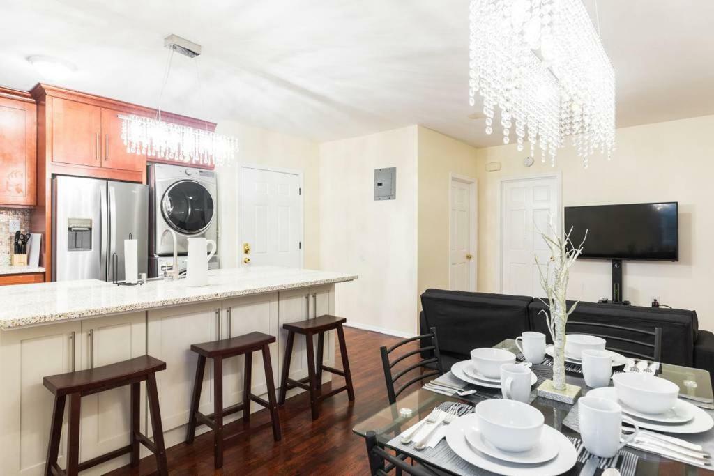 Brooklyn 3 Bedroom 1 Bathroom 8 Minutes To Subway 30 Minutes To Manhattan New York Bagian luar foto